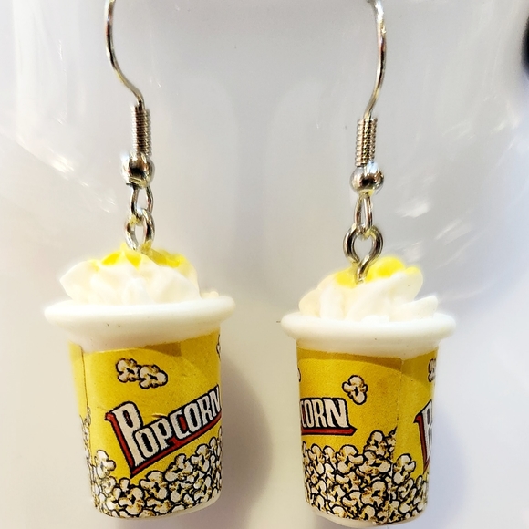 Buttered Popcorn Bucket Drop Earrings Movie Theater Popcorn Creative Fashion NWT - Picture 2 of 3
